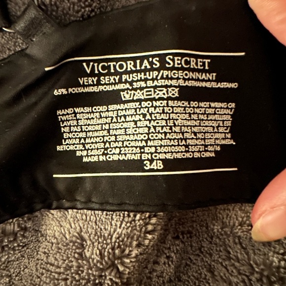 🛍️Victoria’s Secret 💋Very Sexy Front-Close Push Up Bra - Picture 3 of 3